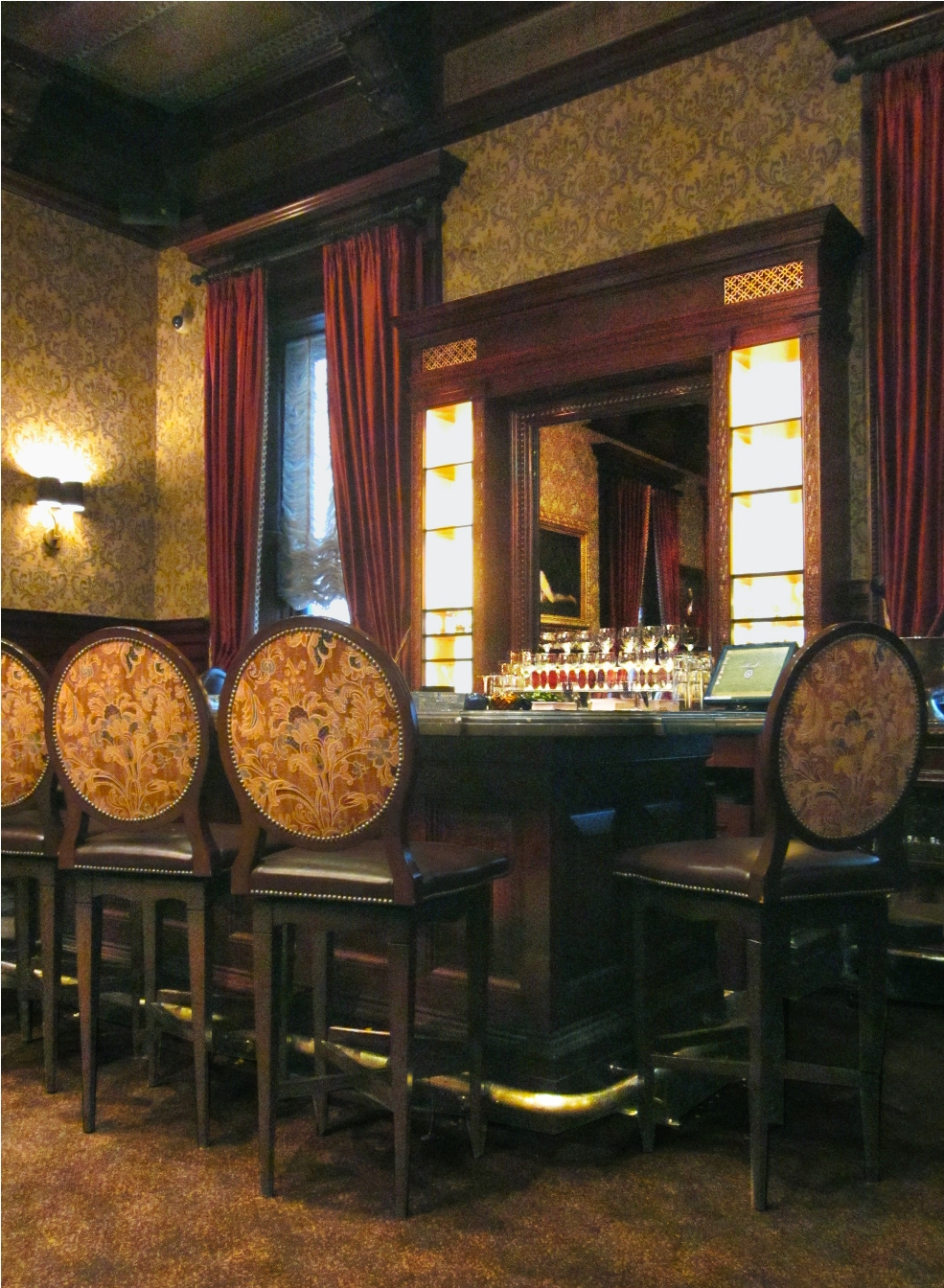 New Heritage Room Bar